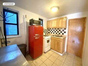 7 Spring St in New York, NY - Building Photo - Building Photo