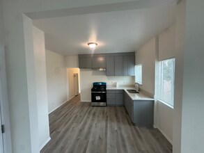 2715 1/2 Alsace Ave, Unit 2715 one half in Los Angeles, CA - Building Photo - Building Photo