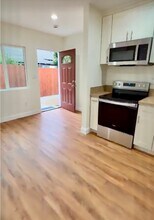 159 N Canyon Blvd in Monrovia, CA - Foto de edificio - Building Photo