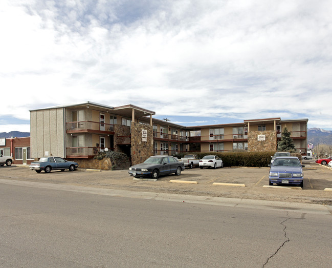 Boulder Manor Apartments