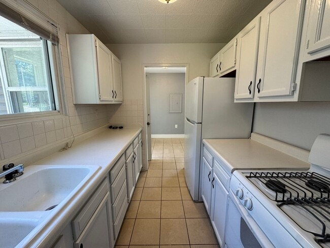 3713 11th Ave in Moline, IL - Building Photo - Building Photo