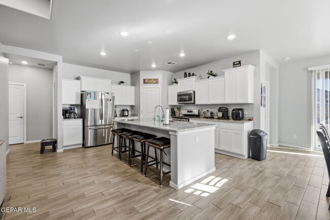 1052 Summer Breeze Pl in Horizon City, TX - Building Photo - Building Photo