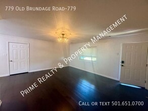 779 Old Brundage Rd in Hot Springs, AR - Foto de edificio - Building Photo