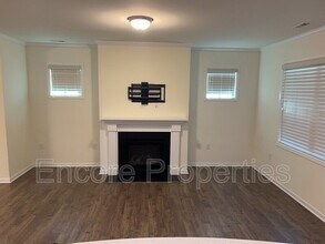 513 Old Ride Dr in Holly Springs, NC - Building Photo - Building Photo