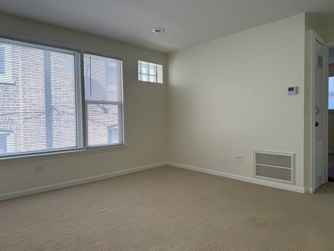 11137 S Emerald Ave in Chicago, IL - Building Photo - Building Photo