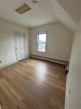 22 Heaton St in Pawtucket, RI - Foto de edificio - Building Photo