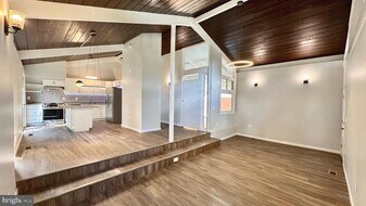 2396 Yarmouth Ct in Woodbridge, VA - Building Photo