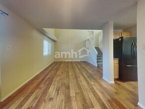 12032 Forest St in Thornton, CO - Foto de edificio - Building Photo