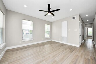 819 E 40th St in Houston, TX - Building Photo - Building Photo