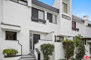 1312 Washington Ave in Santa Monica, CA - Building Photo