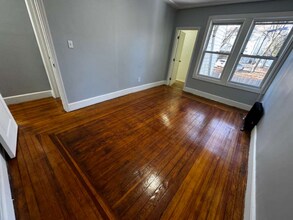 65 N Grove St in East Orange, NJ - Building Photo - Building Photo