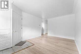 109 Marier Ave in Ottawa, ON - Building Photo - Building Photo