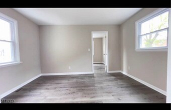 142 Dehart Pl in Elizabeth, NJ - Building Photo - Building Photo