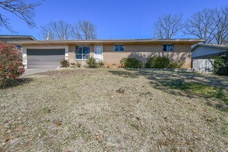 1331 Starfield Rd in North Little Rock, AR - Building Photo - Building Photo
