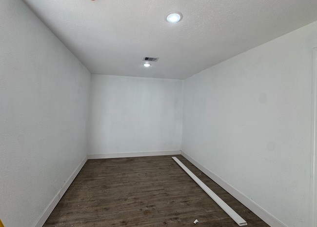 1203 W 6th St in Freeport, TX - Building Photo - Building Photo