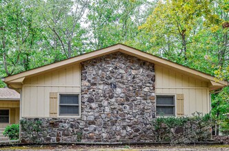 15 Segovia Dr in Hot Springs, AR - Building Photo - Building Photo