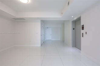 1010 Brickell Ave in Miami, FL - Building Photo - Building Photo