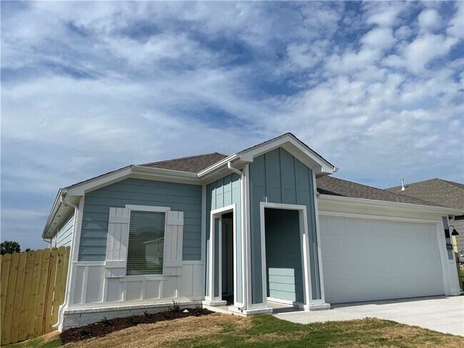 2650 N Snowball Dr in Fayetteville, AR - Building Photo - Building Photo