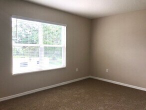 8640 Milestone Dr in Sarasota, FL - Building Photo - Building Photo