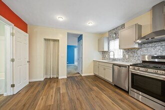 17 Crown St in New Britain, CT - Building Photo - Building Photo