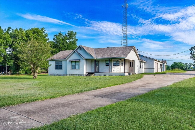 253 Whippoorwill Dr in Stonewall, LA - Building Photo - Building Photo