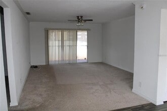 200 Country Club Dr in Largo, FL - Building Photo - Building Photo