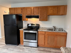 337 Montcalm St in Chicopee, MA - Building Photo - Building Photo