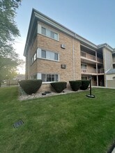 7206 W Wellington Ave in Chicago, IL - Building Photo - Building Photo