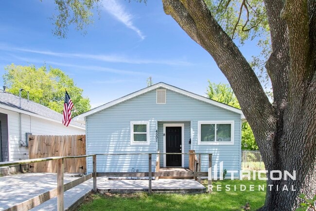 property at 4501 Clover St