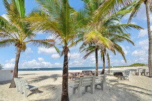 7 Sunset Ln in Pompano Beach, FL - Building Photo