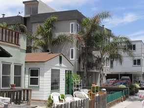 Bayside Apartments in San Diego, CA - Foto de edificio - Building Photo