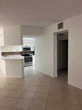 3021 Alcazar Pl in Palm Beach Gardens, FL - Building Photo - Building Photo