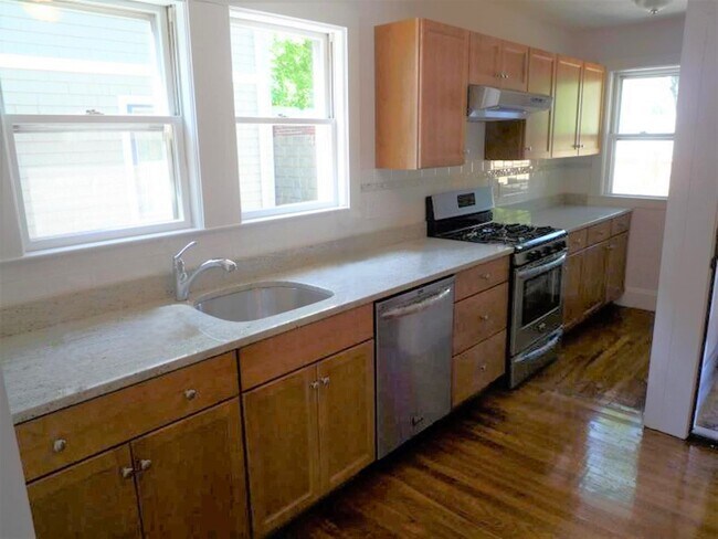 17 Milton St, Unit 2