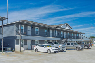 The Logan Apartments in Nederland, TX - Building Photo - Building Photo