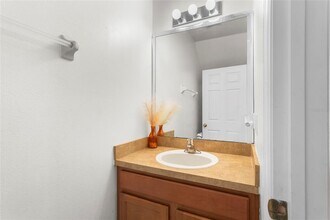 2075 Cypress Bay Blvd in Kissimmee, FL - Building Photo - Building Photo