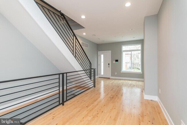 2518 Ingersoll St in Philadelphia, PA - Building Photo - Building Photo