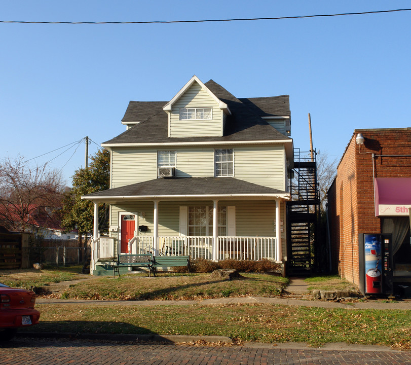 911 W 5Th St in Huntington, WV - Building Photo