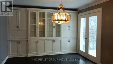 52 Chiltern Hill in Richmond Hill, ON - Building Photo - Building Photo