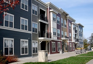 Washington Place in Platteville, WI - Building Photo