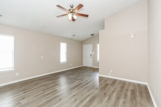 5202 Sandy Forge Dr, Unit 1 in Indianapolis, IN - Building Photo - Building Photo