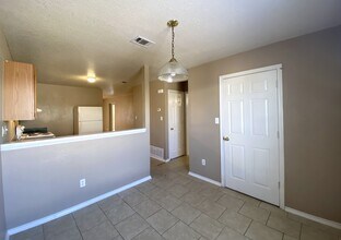 2801 Cantabrian Dr, Unit D in Killeen, TX - Foto de edificio - Building Photo