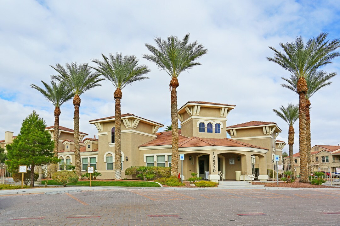 Chateau Versailles in Las Vegas, NV - Building Photo