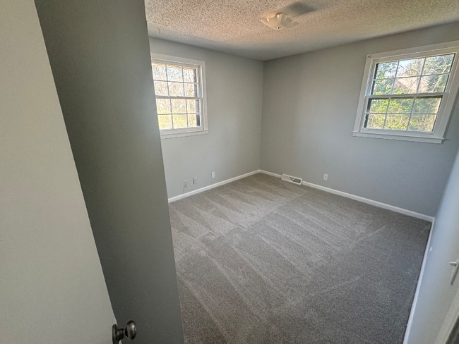 3337 Percy Priest Dr in Nashville, TN - Building Photo - Building Photo