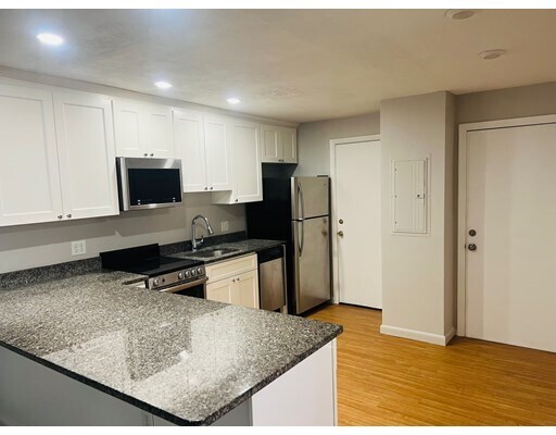 400 Governors Dr-Unit -1 in Winthrop, MA - Foto de edificio - Building Photo