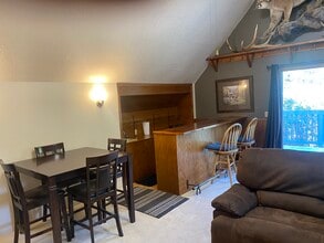 10485 Lakewood Pl, Unit 1 in Lolo, MT - Building Photo - Building Photo