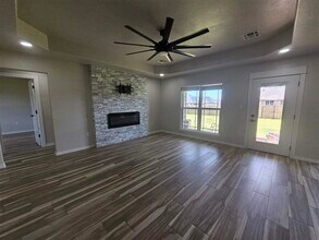 207 Meadowlark Ln in Geronimo, OK - Building Photo - Building Photo
