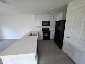 12149 Morgan Dr in Aubrey, TX - Building Photo - Building Photo