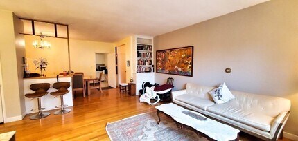 575 Washington St in Brookline, MA - Building Photo - Building Photo