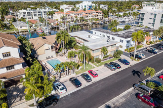 111 Isle Of Venice Dr in Fort Lauderdale, FL - Building Photo - Primary Photo