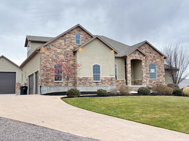 property at 14328 S Log Home Ln